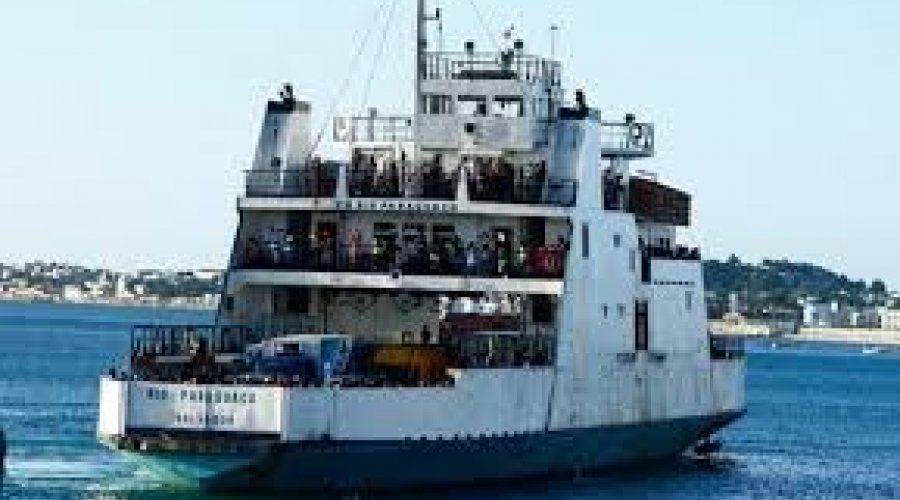 [Ônibus e caminhões tem viagem suspensas no ferry-boate durante feriadão]