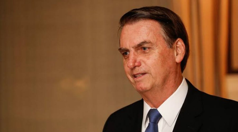 [Bolsonaro avalia proibir uso de jeans por servidores e visitantes no Palácio do Planalto]