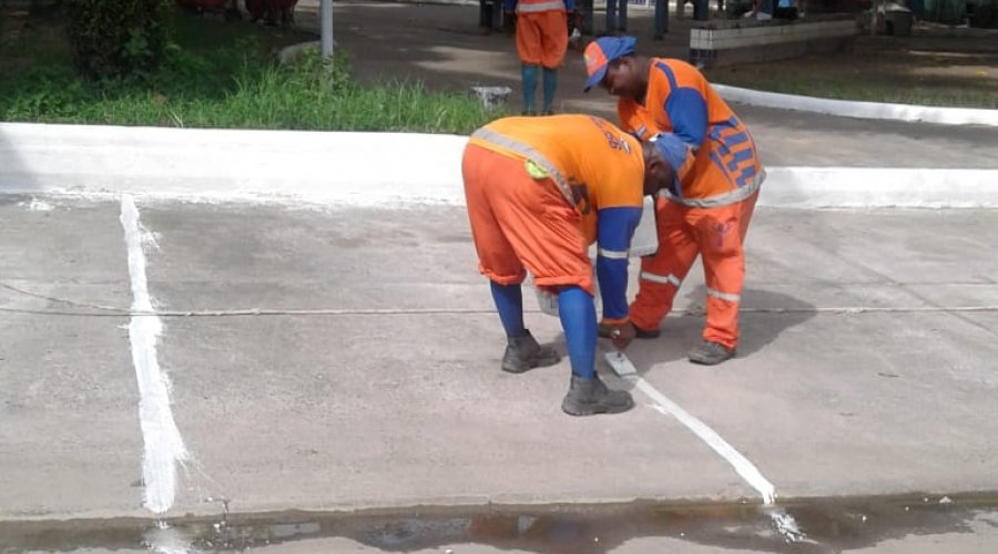 [Suíca realiza multirão em praça da Vila Rui Barbosa ]