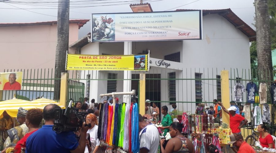 [Devotos de São Jorge em festa]
