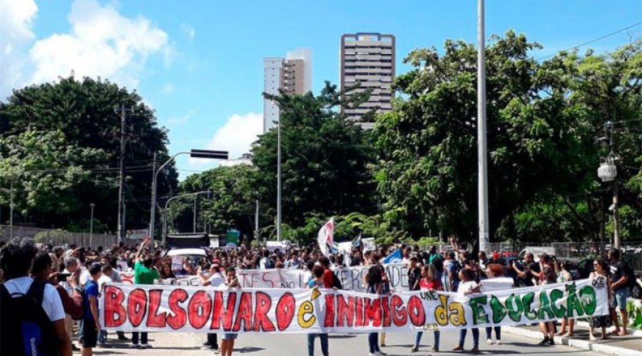 [MEC aumenta bloqueio de recursos para a Ufba e corte pode passar de R$ 55 milhões]