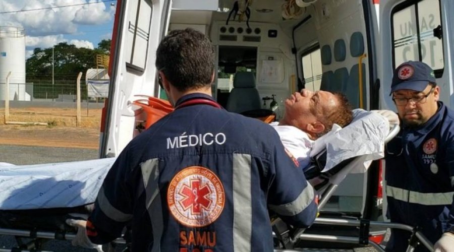 [Agnaldo Timóteo melhora, mas ainda não tem previsão de alta da UTI]