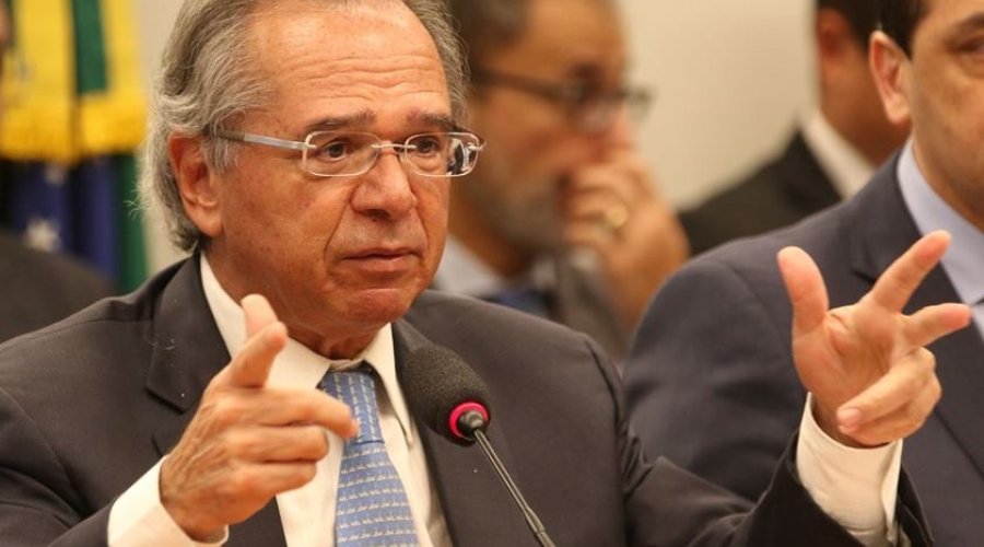 [Segundo Paulo Guedes, impacto na economia é de R$860 bilhões só com cort]