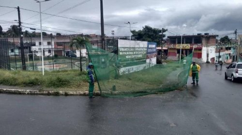[Limpurb realiza serviço de limpeza e roçagem em Nova Constituinte]