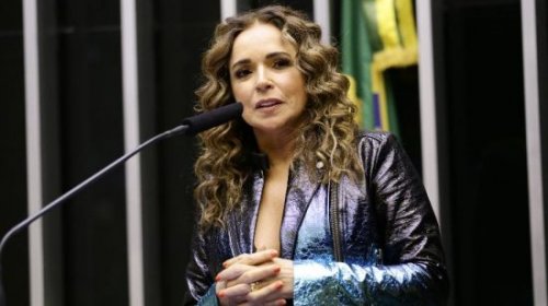 [“Não existe argumento para homofobia” diz Daniela Mercury]