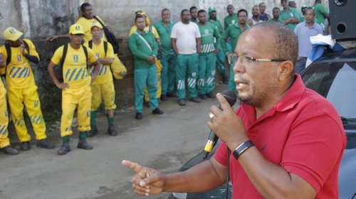 [“Durante a ditadura militar muitos foram torturados e mortos, o sangue derramado não foi em vã...]