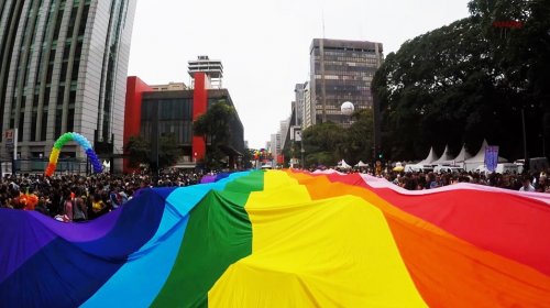 [Dia do Orgulho LGBTQI+ representa resistência em sessão especial na Câmara Municipal de Salvad...]