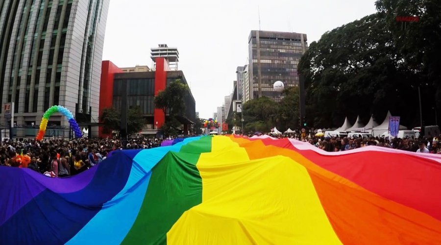 [Dia do Orgulho LGBTQI+ representa resistência em sessão especial na Câmara Municipal de Salvador]