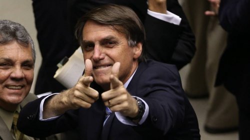 [Bolsonaro não consultou Defesa e Justiça para decretos de armas]