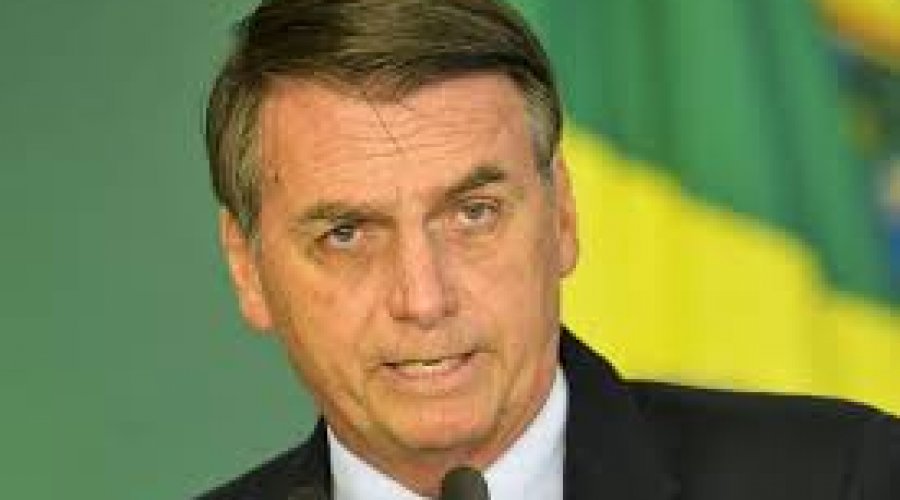 [Bolsonaro defende trabalho infantil: o presidente afirma que trabalho  não atrapalha ninguém]