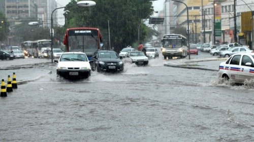 [Salvador registra 164 milímetros de chuva em 24h, diz Codesal; o valor esperado para o mês int...]