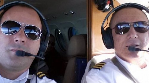 [Piloto de avião enfarta em voo e copiloto faz pouso de emergência]