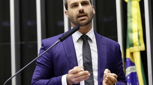 [Previdência: 'policiais precisam dar cota de sacrifício', diz Eduardo Bolsonaro]