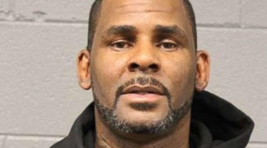 [Cantor R.Kelly foi preso acusado por posse de pornografia infantil]