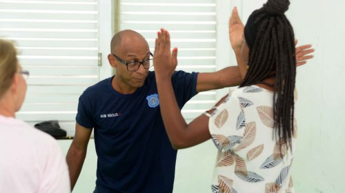 [Curso gratuito ensina técnicas para autodefesa das mulheres]
