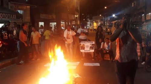 [Amigos e familiares de vítima protestam no Vale das Pedrinhas]