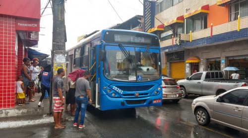 [SEMOB cancela linha de ônibus em Santa Cruz ]