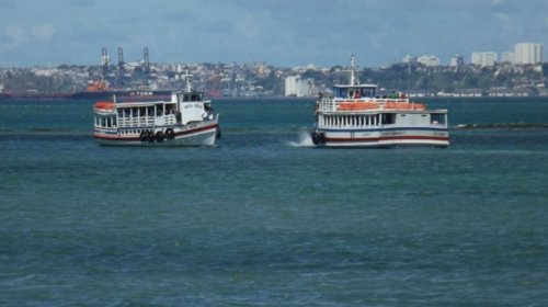 [Devido ao mau tempo, travessia Mar Grande-Salvador é suspensa ]