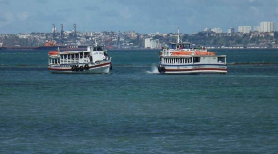 [Devido ao mau tempo, travessia Mar Grande-Salvador é suspensa ]