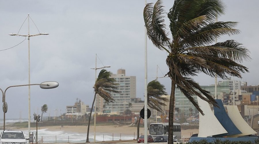 [Separe o guarda-chuva: frente fria continua em salvador até o fim de semana]