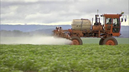 [Governo aprova registro de mais 51 agrotóxicos, totalizando 262 no ano]