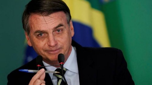 [Policiais e bombeiros podem atuar em escolas cívicos-militares por autorização de Bolsonaro]