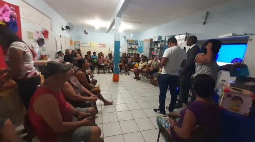 [Avós são homenageados em escola, no bairro de Vila Rui Barbosa]