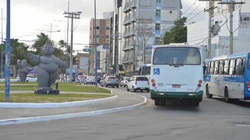 [Alterações de trânsito e linhas de ônibus na orla de Salvador são adiadas]