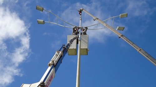 [Bairro de Nova Constituinte recebeu iluminação de LED em ruas e postes]