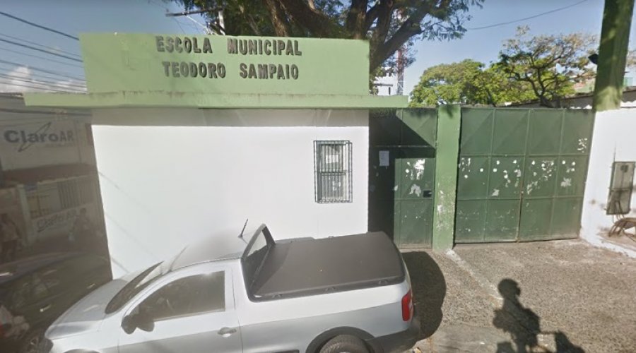 [Programa Câmara nas Escolas visita colégio no bairro de Santa Cruz]