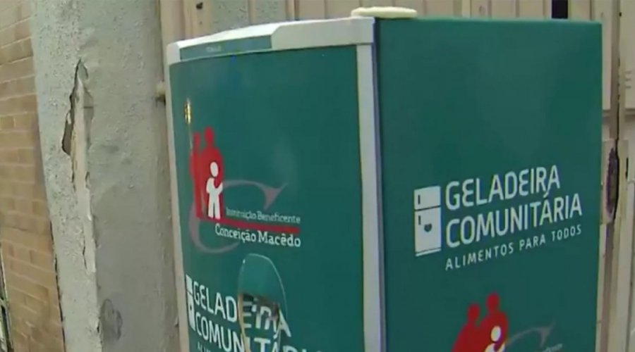 ['Geladeira solidária' é roubada em Salvador menos de 24h após ser instalada]