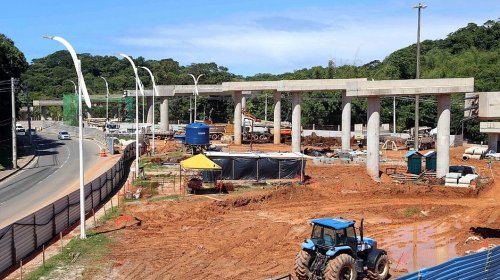 [Vigas de concreto dão as caras nas obras do BRT na ACM]