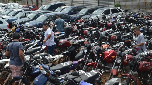 [Oportunidade: Detran faz leilão de carros, motos e sucatas; lance inicial é de R$ 50]