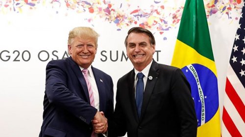 [‘Não queira atacar o Trump, que é meu ídolo’, diz Bolsonaro durante cerimonia no Palácio]