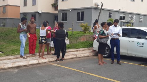 [Reintegração de posse retira 55 famílias de conjunto habitacional em Jardim das Margaridas]