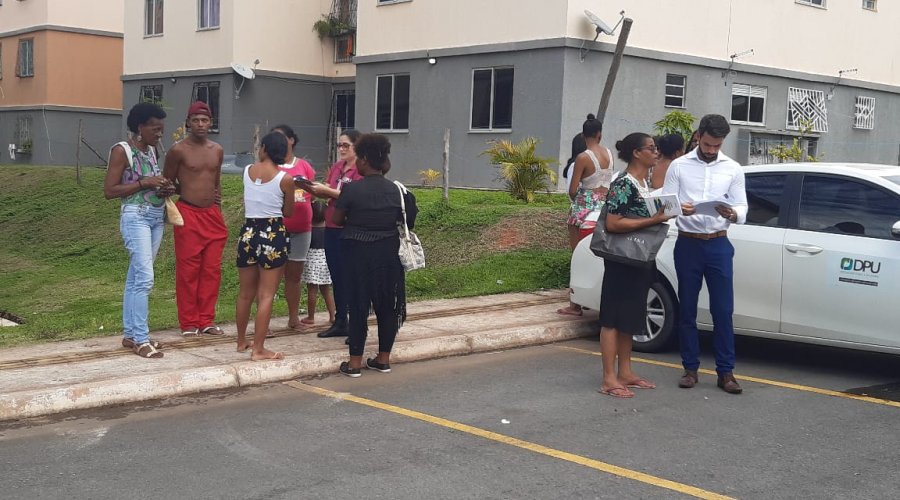[Reintegração de posse retira 55 famílias de conjunto habitacional em Jardim das Margaridas]