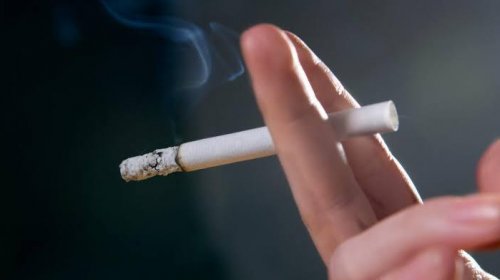 [O mercado ilegal de cigarros cresce pelo sexto ano consecutivo no Brasil.]