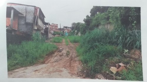 [Em erosão, moradores pedem socorro para serviço de pavimentação asfáltica em Alto de Coutos]