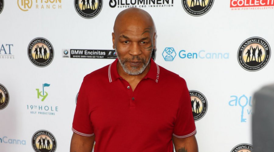 [Mike Tyson conta que usava urina dos filhos e pênis falso em exame antidoping]