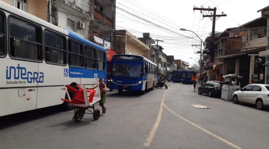[Moradores de Santa Cruz amanhecem sem ônibus nesta sexta-feira (16)]