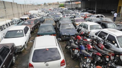 [Detran arrecada r$ 2,3 mi com leilões de veículos e sucatas]