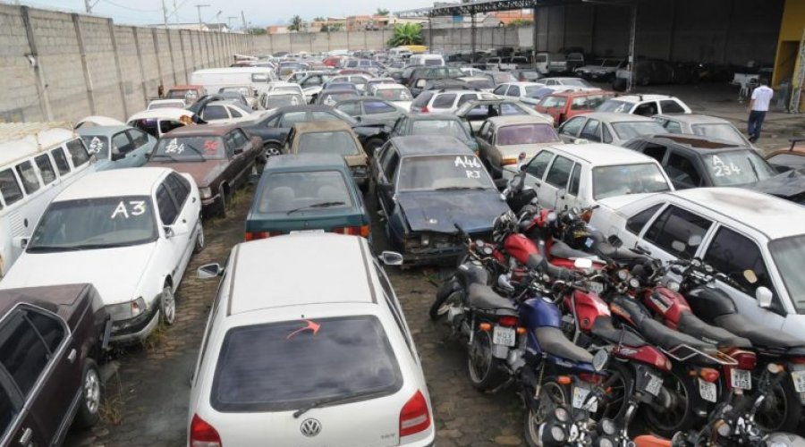 [Detran arrecada r$ 2,3 mi com leilões de veículos e sucatas]