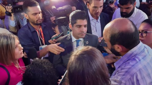 [Neto anuncia projeto que proíbe uso de sacos plásticos e canudos em Salvador]