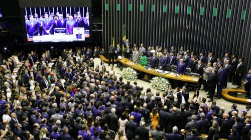 [Em meio à crise econômica: Saúde de deputados baianos custou somente este ano R$ 400 mil à Câm...]