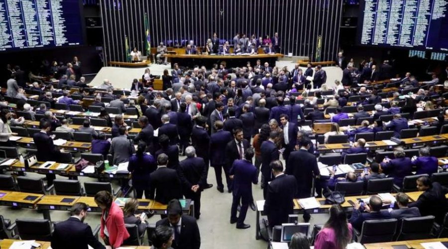 [Deputado é expulso do PSB por votar a favor da reforma da Previdência; mais 9 foram punidos]