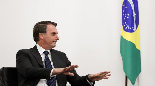 [Bolsonaro quer evangélico que 'recite versículos bíblicos' na Ancine]