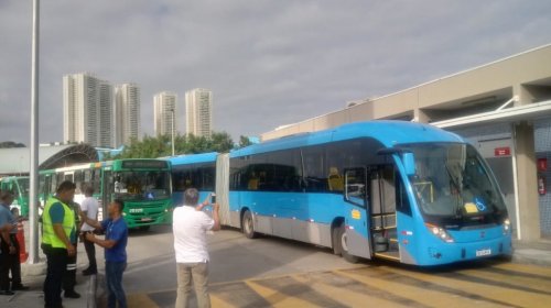 [Salvador realiza primeiro teste técnico com ônibus do BRT]