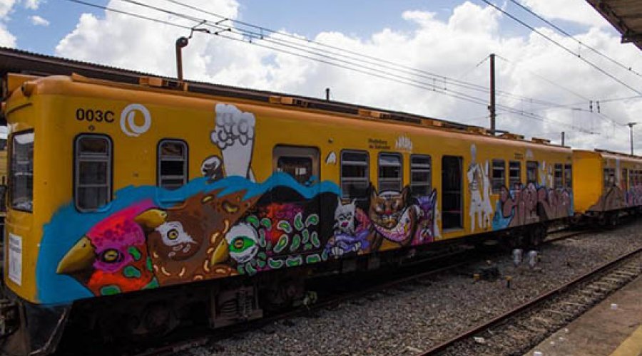 [Após explosão, transporte ferroviário do Subúrbio opera com um trem nesta quinta-feira]