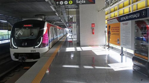 [Homem invade trilhos do metrô e operação na Estação Pituaçu é paralisada]