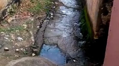 [Denúncia Moradores da rua Francisco Anderson, reclamam da falta de infraestrutura na localidad...]